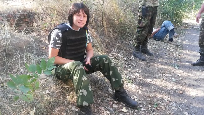 Військова медсестра Тетяна Іваненко: Коли під час обстрілу я надавала допомогу, мене обливали водою, щоб я не зомліла від контузій 03