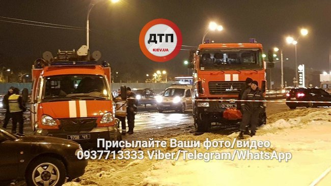 Возле станции метро Лесная в Киеве неизвестные взорвали две гранаты и скрылись, есть пострадавший 10