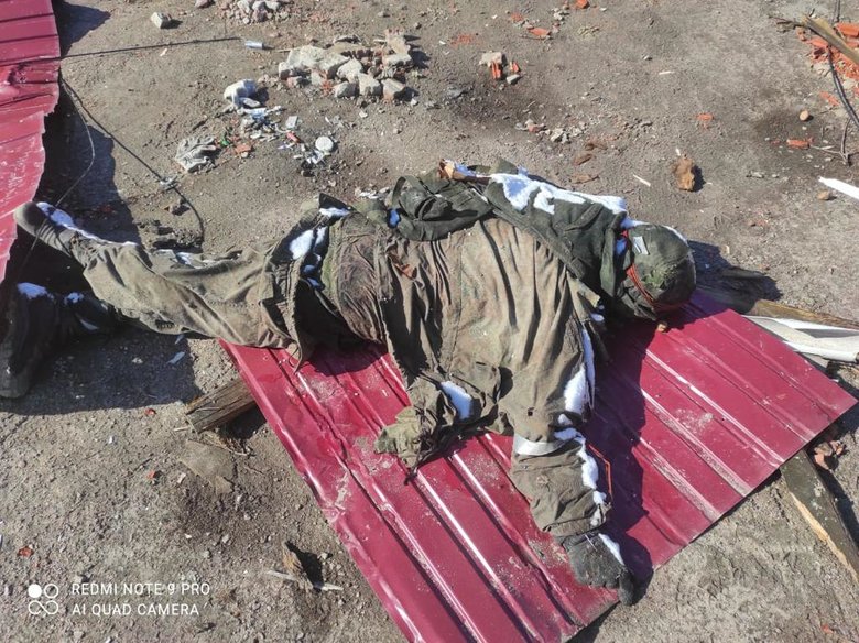 Обїдені собаками російські окупанти, яких знищили воїни 72-ї бригади у боях за Мощун на Київщині 05
