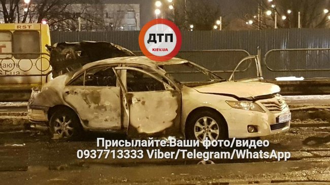 Возле станции метро Лесная в Киеве неизвестные взорвали две гранаты и скрылись, есть пострадавший 08