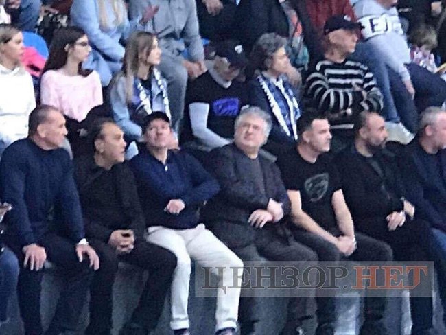 Коломойский сходил на баскетбол в компании Нарика, Гастелло и Умки 02