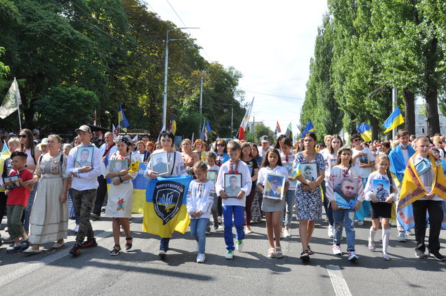 Марш защитников Украины прошел в центре Киева 44
