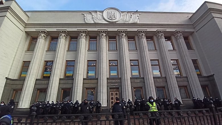 Акція SaveФОП у центрі Києва: мітингувальників відтіснили із Хрещатика, вони прямують під Раду 24
