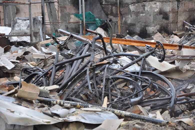 Несколькометровые воронки и разрушенные дома: последствия обстрела Чернигова российскими оккупантами 63