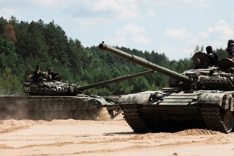 Залужный поблагодарил Польшу и Чехию за переданные Украине танки: Благодаря им боремся с общим многовековым врагом 04