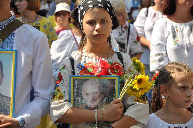 Марш защитников Украины прошел в центре Киева 08