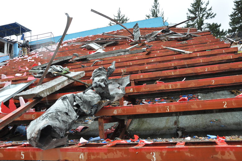 Несколькометровые воронки и разрушенные дома: последствия обстрела Чернигова российскими оккупантами 14