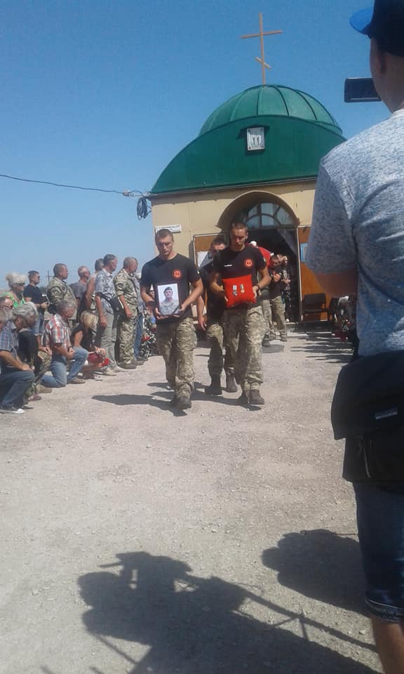 Украинского морпеха Федора Балахчі, который погиб на Донбассе, похоронили в Мариуполе 05