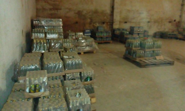 Незаконную торговлю фальсифицированным алкоголем остановили в Житомирской области 05