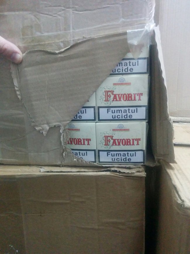 Крупная партия фальсифицированных сигарет, предназначенная для незаконного перемещения в Румынию, изъята в Черновицкой области 06