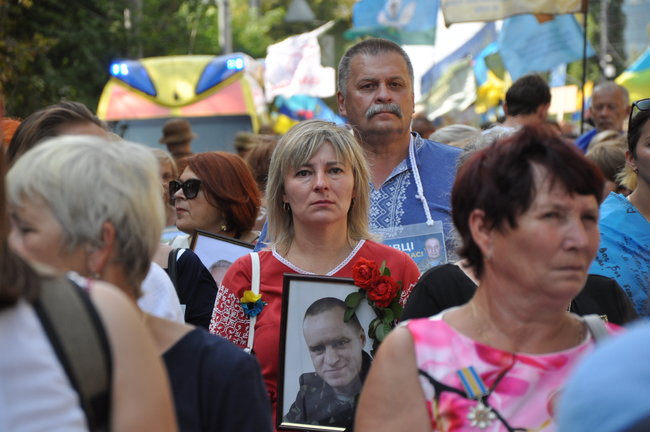 Марш защитников Украины прошел в центре Киева 16