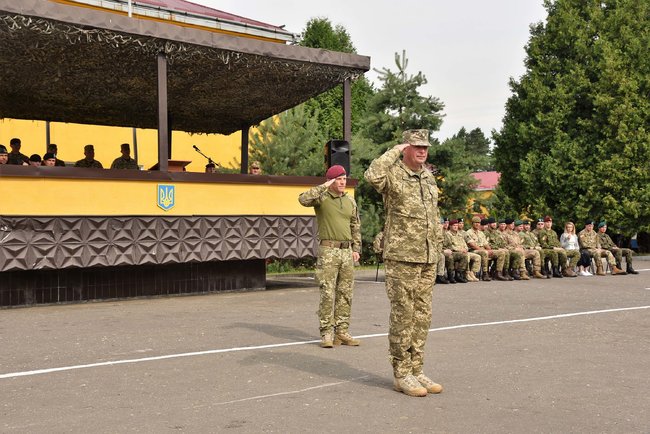 Украинские десантники - это элита, - подполковник ВС США Трейси поражен способностями воинов 95-й ОДШБр 09