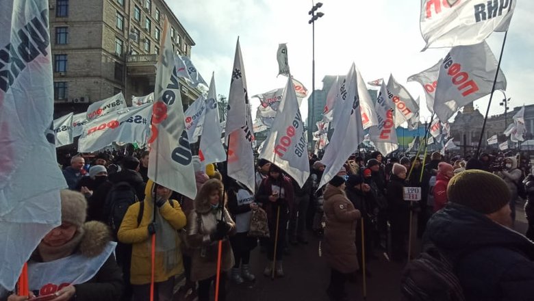 Акція SaveФОП у центрі Києва: мітингувальників відтіснили із Хрещатика, вони прямують під Раду 29