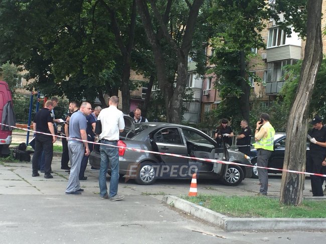 В Шевченковском районе Киева в автомобиле застрелили мужчину 03
