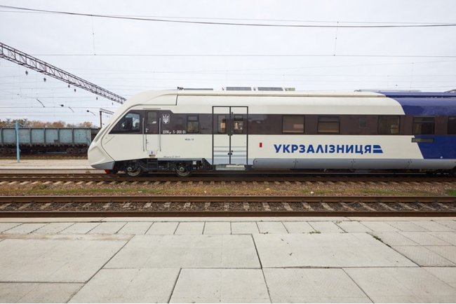 Крюковский завод начал испытания нового дизельного поезда 04