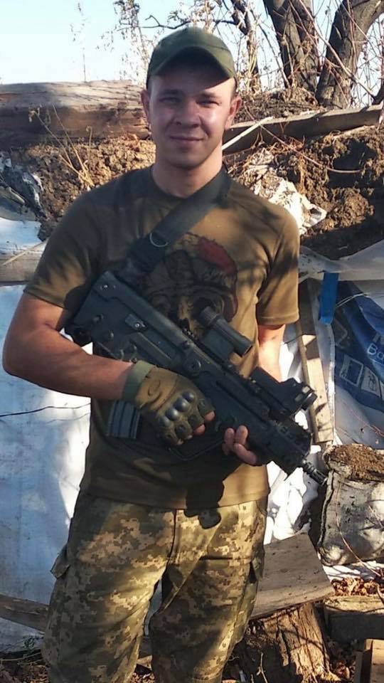 Украинского воина Сергея Гаркушу, который погиб на Донбассе, похоронили на Черкасщине 01