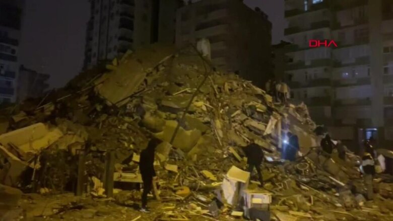 У Туреччині стався сильний землетрус, загинули понад 900 осіб 02