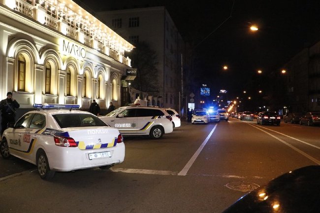 Range Rover обстреляли в центре Киева, погиб 3-летний ребенок, - полиция 11