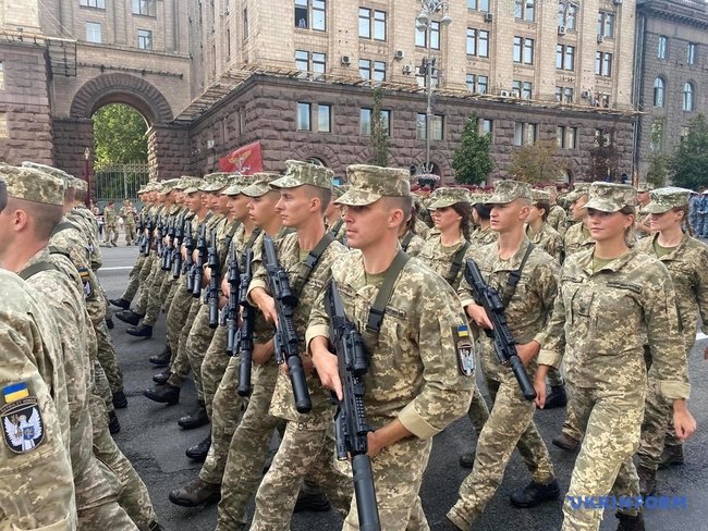 Первая репетиция парада войск ко Дню Независимости прошла на Крещатике 03