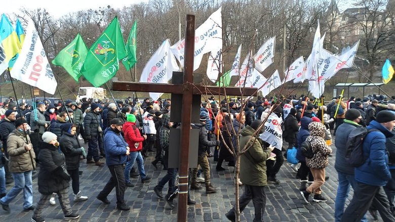 Акція SaveФОП у центрі Києва: мітингувальників відтіснили із Хрещатика, вони прямують під Раду 57