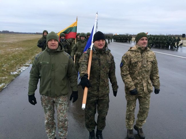 Украинские десантники приняли участи в параде в честь 100-летия восстановления Вооруженных Сил Литвы 02