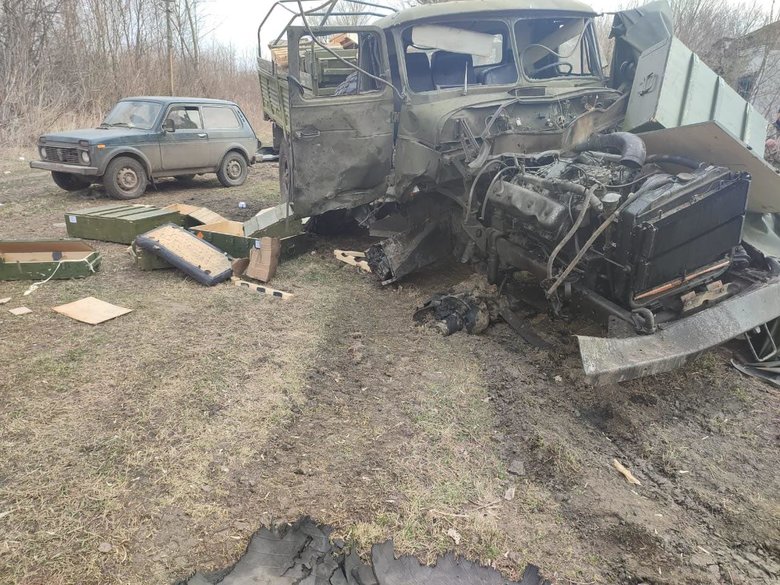 Українські воїни знищили танк, 2 броньованих автомобілі та вантажівку на Сіверському напрямку 02
