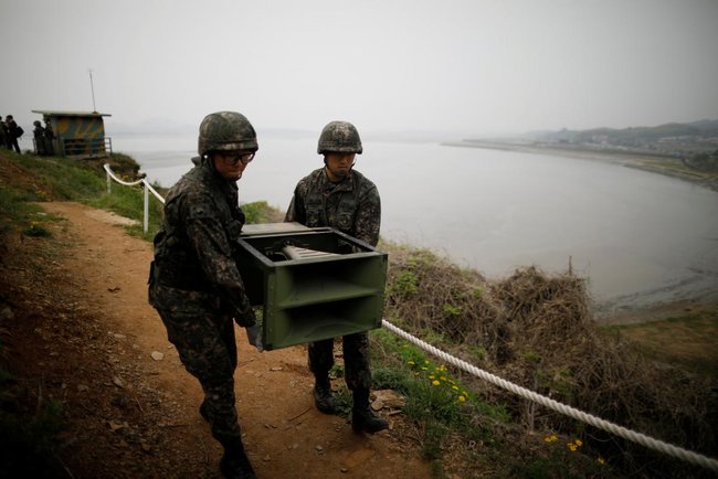 DPRK and South Korea dismantled speakers for propaganda at the border 650x434