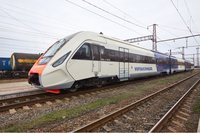 Крюковский завод начал испытания нового дизельного поезда 05