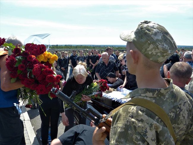 Прощання з командиром розвідвзводу 92-ї ОМБр Костянтином Грановим відбулось у Харкові 18