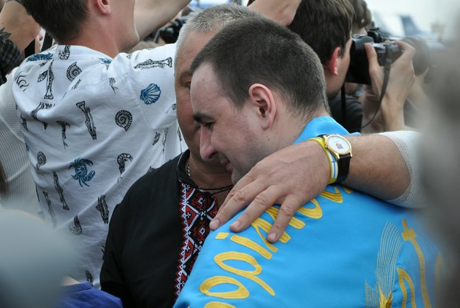 Освобожденные украинцы прилетели в Киев 35
