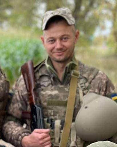 У Конотопі попрощалися із шістьма бійцями територіальної оборони, які загинули на Донеччині 04