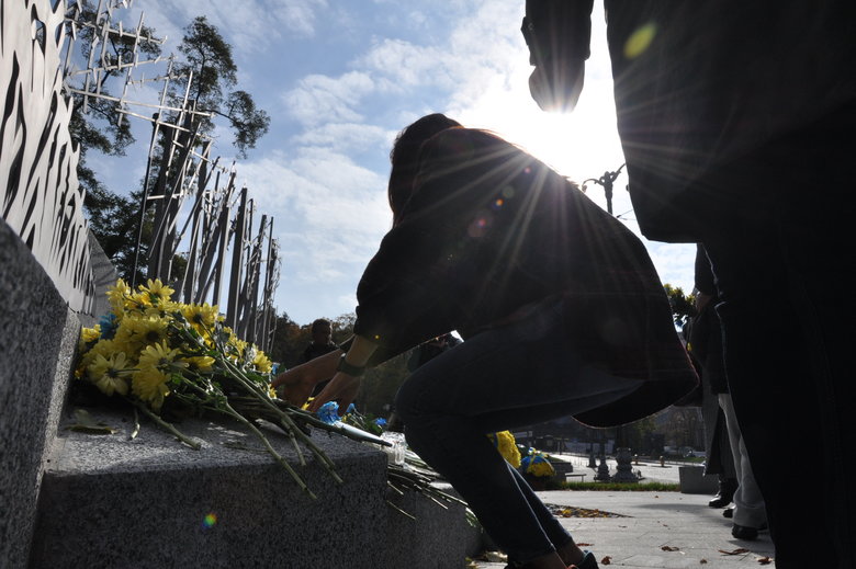 В Киеве почтили память погибших за свободу и независимость Украины 40