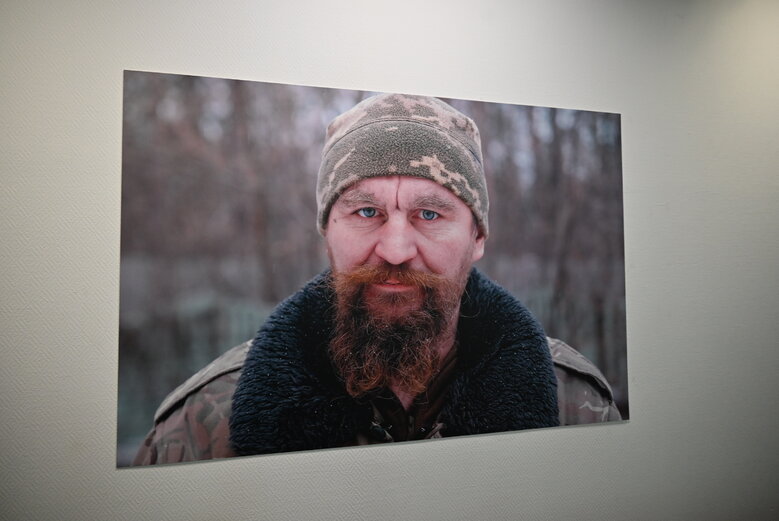 Виставка фотографій добровольця Володимира Миронюка (Джона), який загинув під Курдюмівкою у вересні 2023 року 25