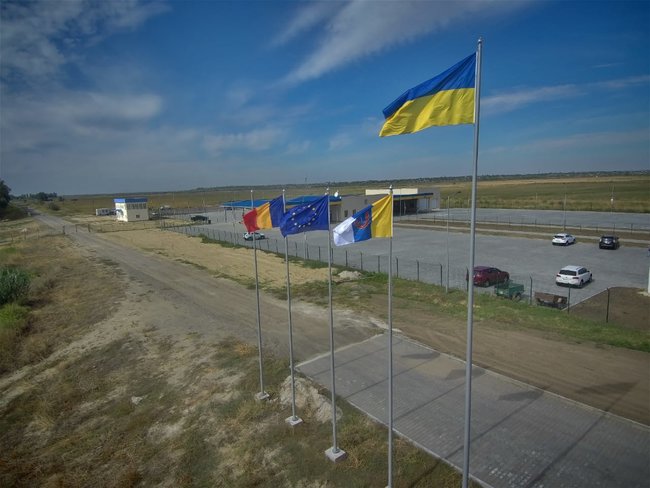 На кордоні з Румунією в Одеській області почав роботу новий пункт пропуску з поромною переправою 05