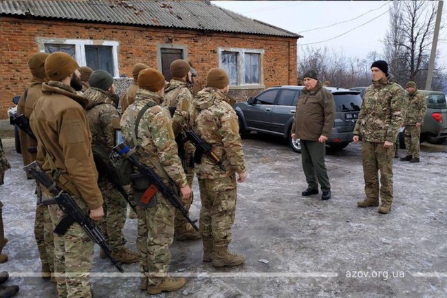 Воины Азова прямым попаданием уничтожили БМП наемников РФ на Донбассе 01