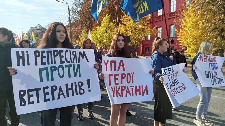 В Киеве прошел марш в честь Дня защитников и защитниц Украины 04