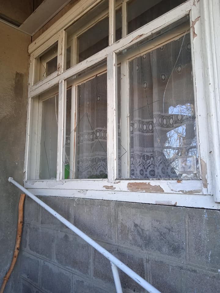 Наемники РФ всю ночь и утро обстреливали Гранитное: повреждены жилые дома и электросети 04