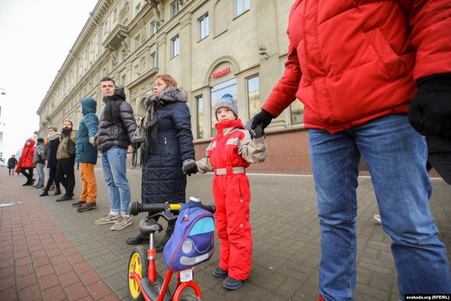 Мирно ми не домовимося, - в центрі Мінська протестують проти інтеграції з Росією 01
