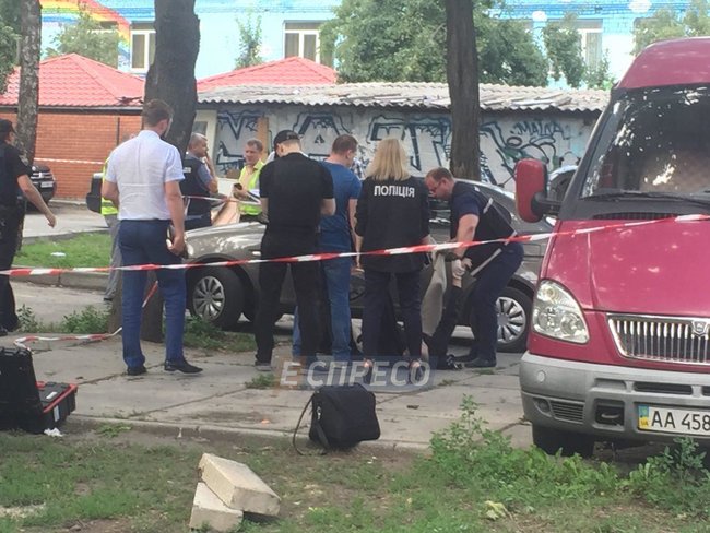 В Шевченковском районе Киева в автомобиле застрелили мужчину 02