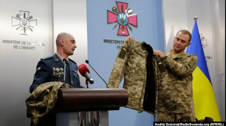 Презентація нової зимової військової форми у Генштабі ЗСУ України. 5 серпня 2017 року