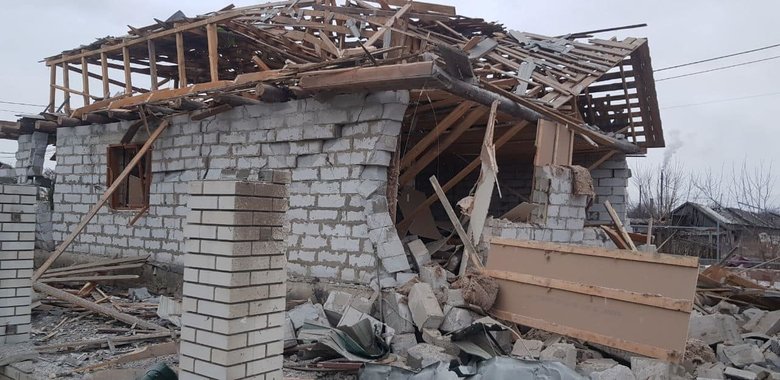 Ракетний удар військ РФ по Житомирщині: загинула одна людина, у Коростені та Овручі зруйновано десятки приватних будинків 05