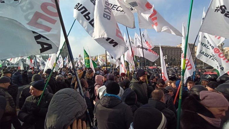 Акція SaveФОП у центрі Києва: мітингувальників відтіснили із Хрещатика, вони прямують під Раду 31