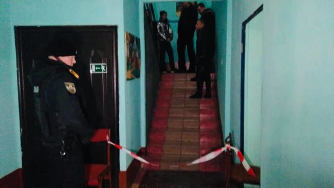 Два человека погибли в результате взрыва гранаты в общежитии в Киеве, - полиция 02