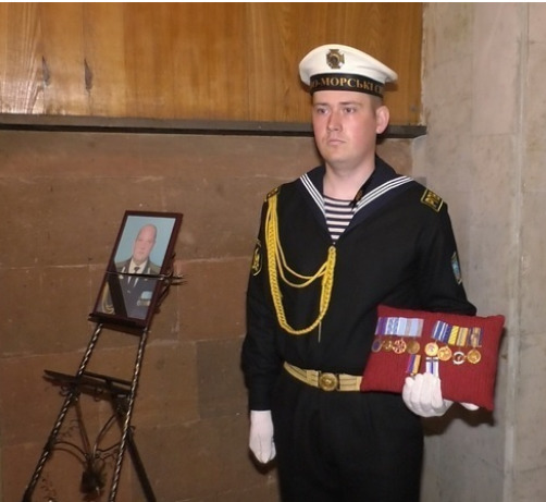 С офицером ВМС Дмитрием Шепцовим, который умер в зоне АТО, попрощались в Одессе 02
