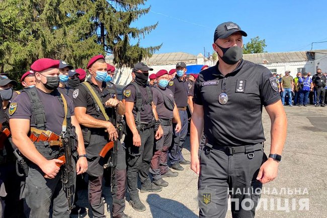 Более 560 полицейских со всей Украины прибыли в Умань для обеспечения безопасности 03