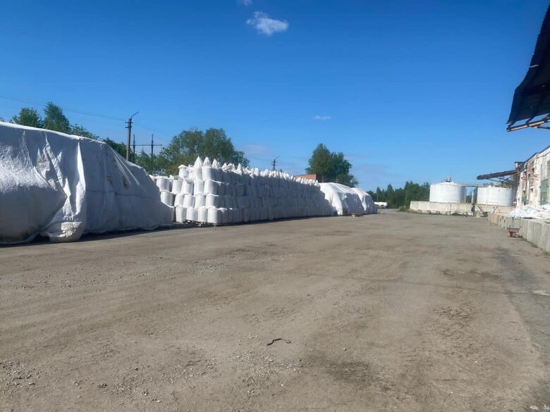 Правоохранители изъяли минеральное удобрение и кормовые добавки подсанкционных российских производителей на 150 млн грн 02