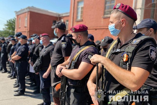 Более 560 полицейских со всей Украины прибыли в Умань для обеспечения безопасности 01