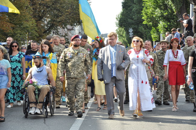 Марш защитников Украины прошел в центре Киева 75