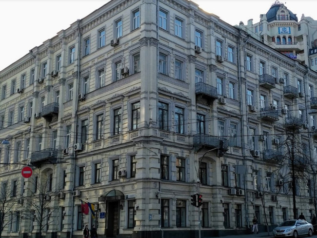 Будинок із каплицею, житло у Росії та квартира за $700. Нерухомість суддів Верховного Суду 17