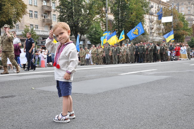Марш защитников Украины прошел в центре Киева 86